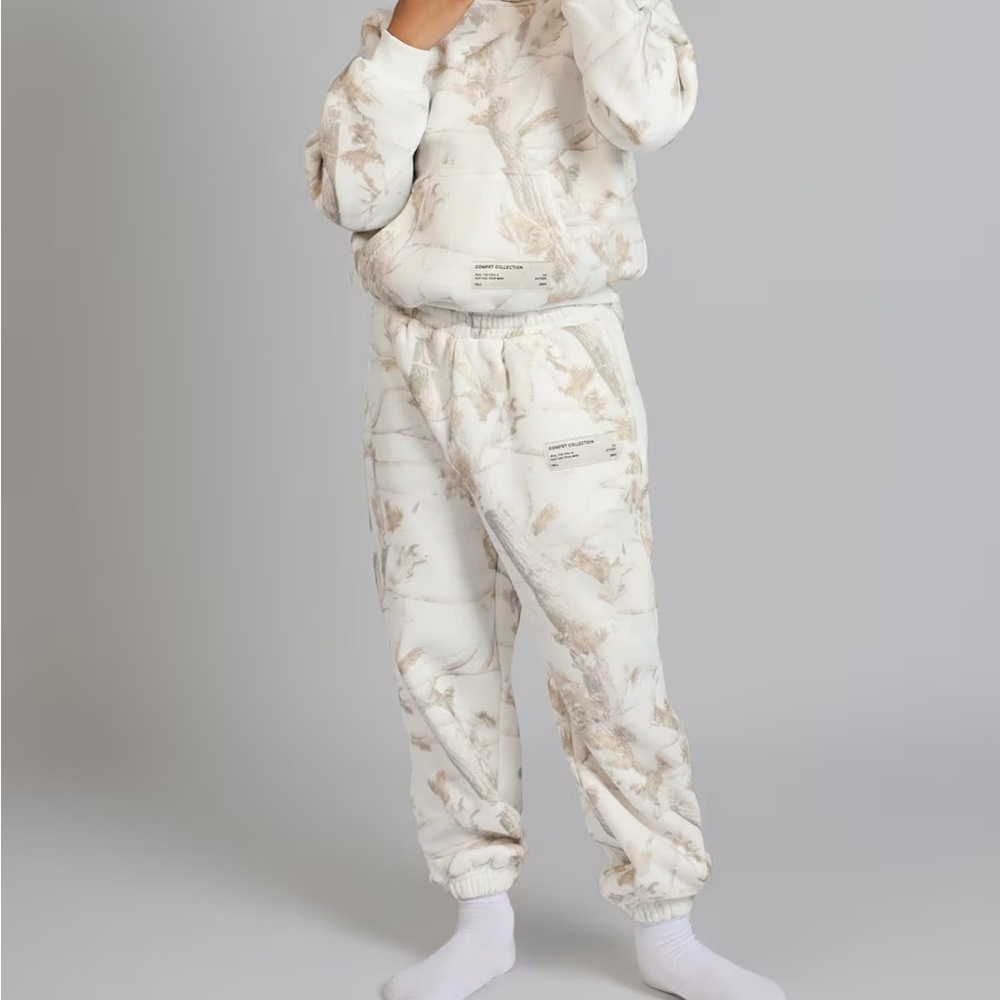 NIB Comfrt Unisex Sweatpants in Camo Sz X Large Women’s XS Great print.